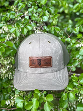 Load image into Gallery viewer, KT Team Richardson 112WH Meshback Waxed Canvas Hat w/The KT Team Leather Patch