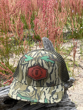 Load image into Gallery viewer, KT Team Lost Hat CO Mossy Oak Greenleaf &amp; Olive Hat w/KT Team Leather Patch
