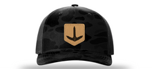 Load image into Gallery viewer, KT Team Richardson 112PFP Sable Duck Camo/Black Hat w/NEW KT Team Turkey Trac Patch
