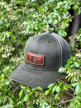 Load image into Gallery viewer, KT Team Richardson 112WH Meshback Waxed Canvas Hat w/The KT Team Leather Patch
