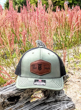 Load image into Gallery viewer, KT Team Loden/Black Richardson 112 Hat w/The KT Team Leather Patch
