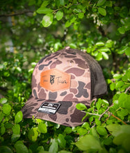 Load image into Gallery viewer, KT Team Richardson 112PFP Bark Duck Camo Hat w/The KT Team Leather Patch
