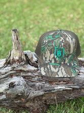 Load image into Gallery viewer, KT Team Lost Hat CO Mossy Oak Greenleaf &amp; Olive Hat  w/KT Team Embroidered Logo Patch
