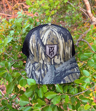 Load image into Gallery viewer, KT Team Lost Hat CO Mossy Oak Treestand Hat w/KT Team Embroidered Logo Patch
