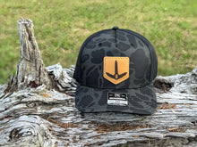 Load image into Gallery viewer, KT Team Richardson 112PFP Sable Duck Camo/Black Hat w/NEW KT Team Turkey Trac Patch
