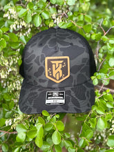 Load image into Gallery viewer, KT Team Richardson 112PFP Sable Duck Camo/Black Hat w/NEW KT Team Turkey Tracs Leather Patch
